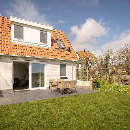 Great Farmhouse In De Cocksdorp With Garden Exterior foto